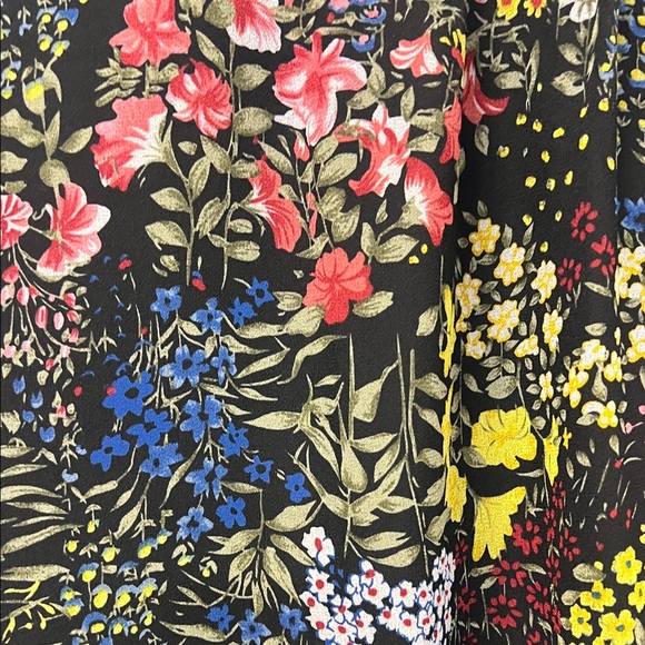 Anna Rae Floral Blouse, Ruffles, Lined, Cap/Short Sleeve w/ Raw Edge, Small - Picture 2 of 11